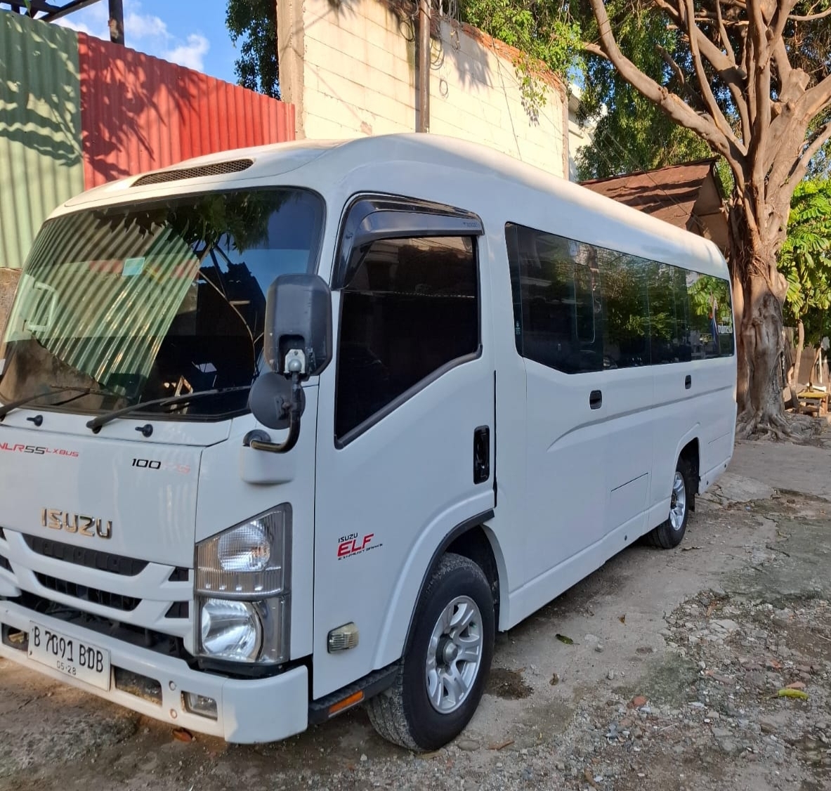 Rental Elf Bandung Jakarta bersama Rohayat Rent Car
